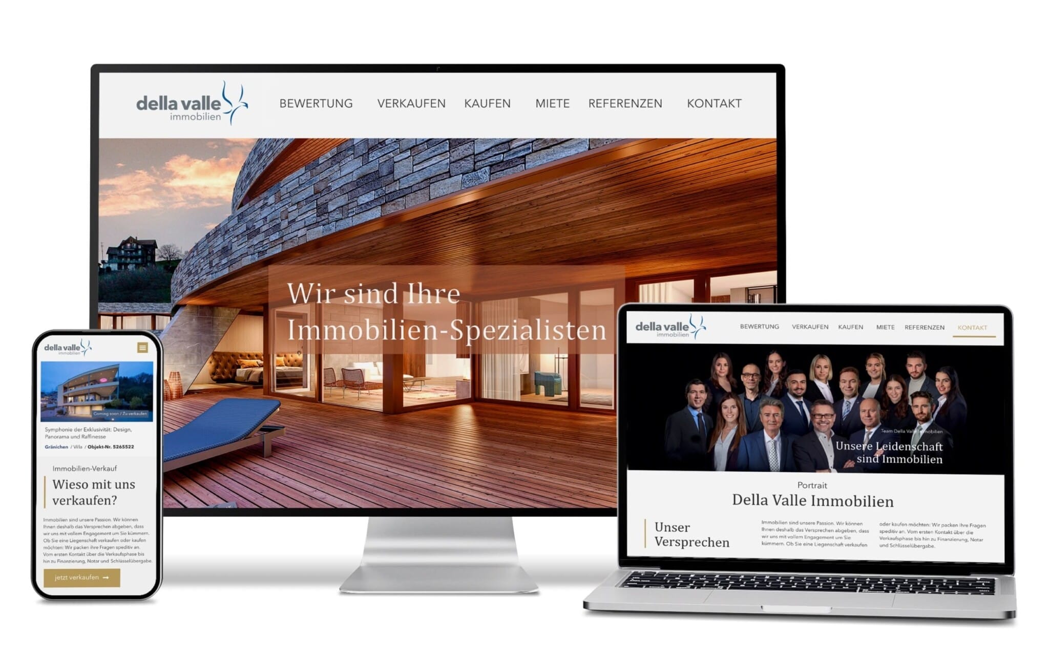 Smartphone, Monitor und Laptop zeigen della Valle Immobilien-Website mit Haus und Teamfoto.