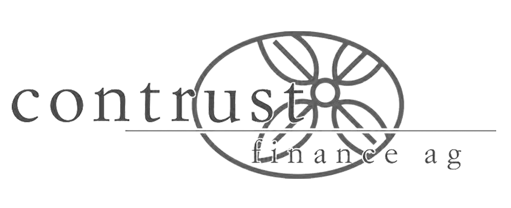 Logo für "contrast finance ag" mit einer kreisförmigen Blume, die den Text überlagert.